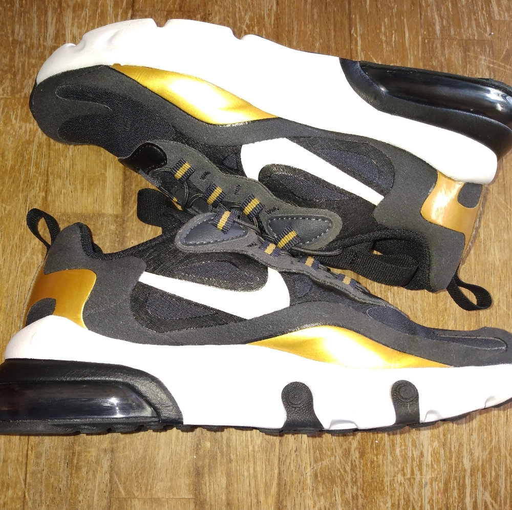 Nike air max 270 size 2y.